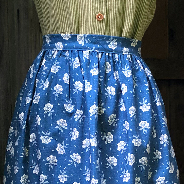 Tasha Tudor-Style Half-Apron - White Petal