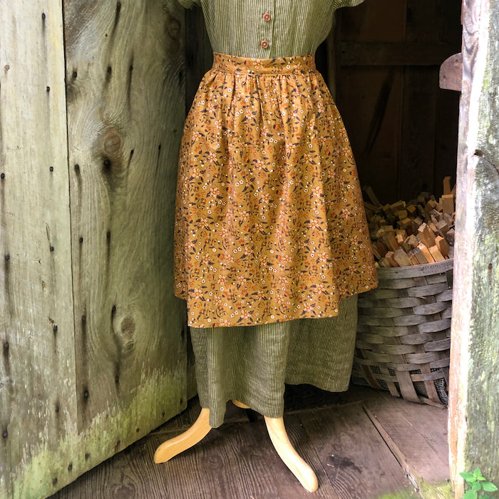 Tasha Tudor-Style Half-Apron - Pine Wood